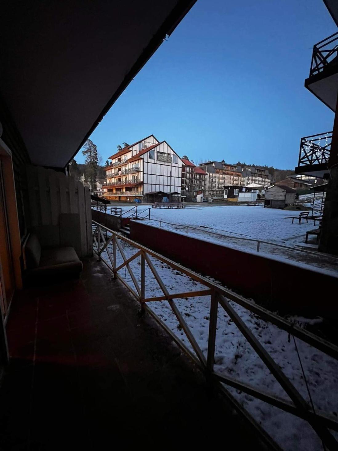 Hotel Mgzavrebi Bakouriani Extérieur photo